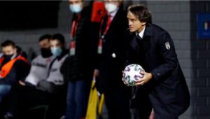 Mancini Warns Players To Keep Calm